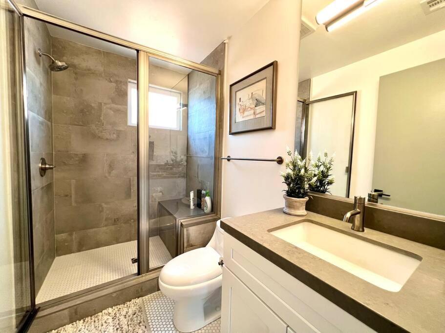 Luxury K-Town Dwelling With Private Rooftop Deck. ロサンゼルス エクステリア 写真