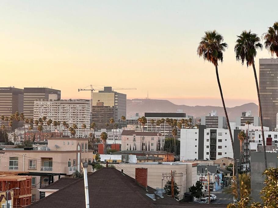 Luxury K-Town Dwelling With Private Rooftop Deck. ロサンゼルス エクステリア 写真