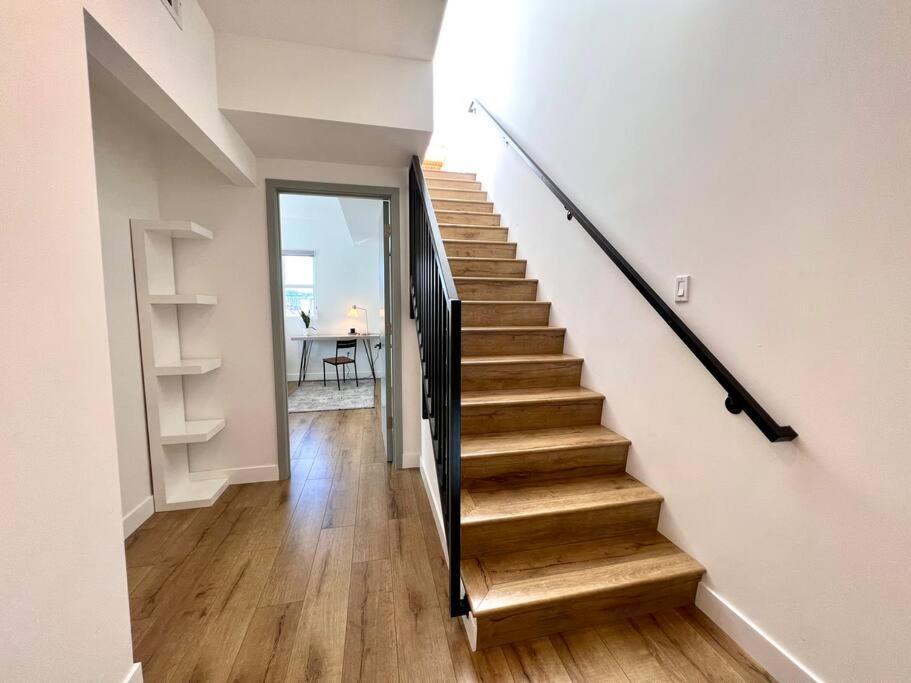 Luxury K-Town Dwelling With Private Rooftop Deck. ロサンゼルス エクステリア 写真