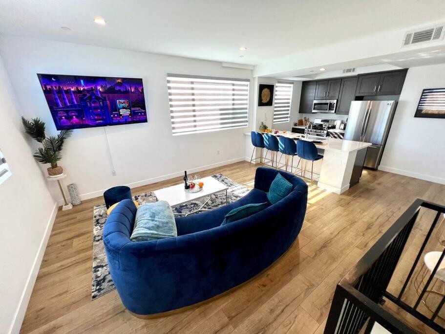 Luxury K-Town Dwelling With Private Rooftop Deck. ロサンゼルス エクステリア 写真