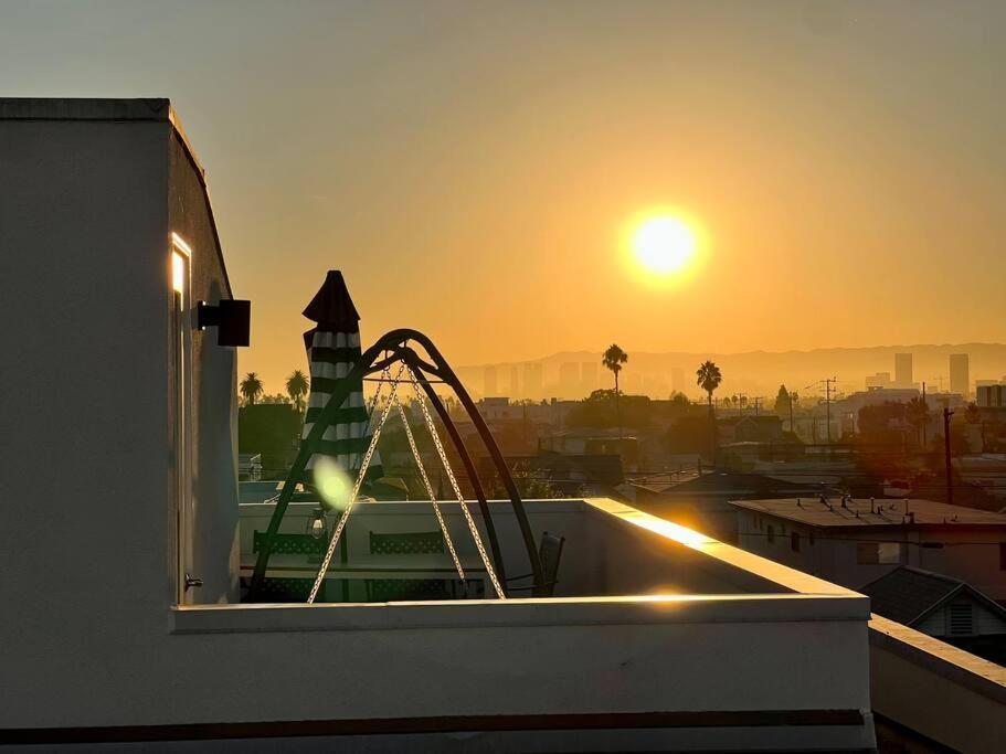 Luxury K-Town Dwelling With Private Rooftop Deck. ロサンゼルス エクステリア 写真