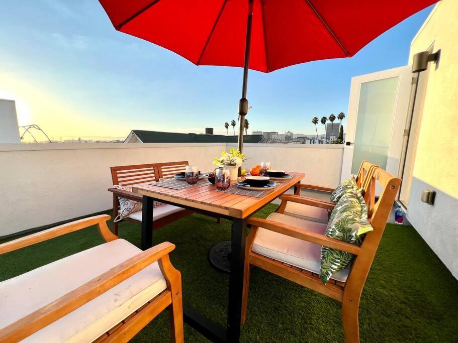 Luxury K-Town Dwelling With Private Rooftop Deck. ロサンゼルス エクステリア 写真